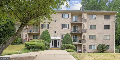 1523 Colonial Dr #304, Woodbridge, VA 22192