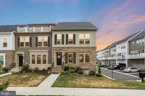 1768 Cottonwood Grove Rd, Dumfries, VA 22026