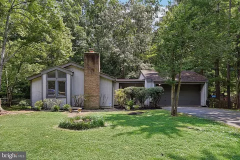 6114 Occoquan Forest Dr, Manassas, VA 20112