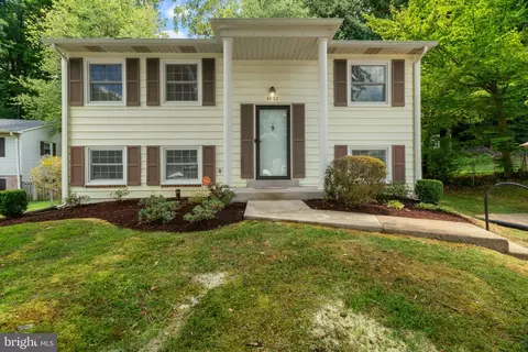 4957 Linsey Ct, Woodbridge, VA 22193