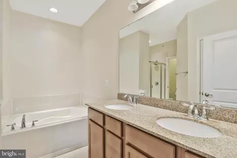 7408 Brunson Cir, Gainesville, VA 20155 photo 10