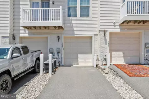 7408 Brunson Cir, Gainesville, VA 20155 photo 17
