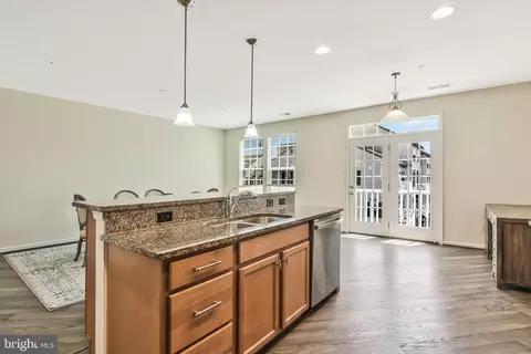 7408 Brunson Cir, Gainesville, VA 20155 photo 8