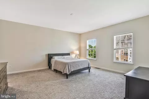 7408 Brunson Cir, Gainesville, VA 20155 photo 5