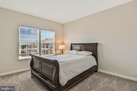 7408 Brunson Cir, Gainesville, VA 20155 photo 12