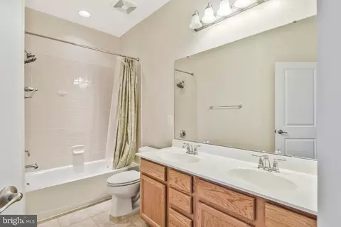 7408 Brunson Cir, Gainesville, VA 20155 photo 13