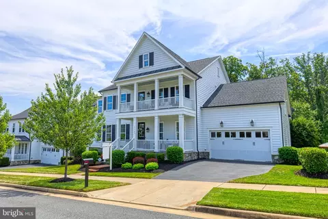 17147 Belle Isle Dr, Dumfries, VA 22026