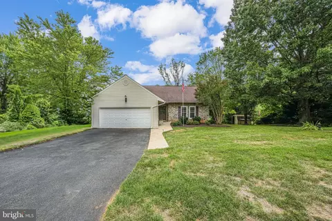4221 Jackson Mill Rd, Haymarket, VA 20169