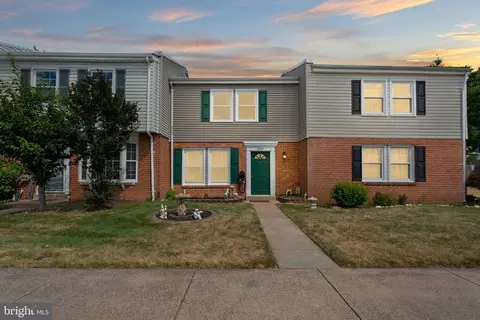 8867 Teakwood Ct, Manassas, VA 20109