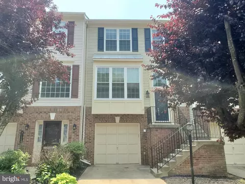 8130 Cerromar Way, Gainesville, VA 20155