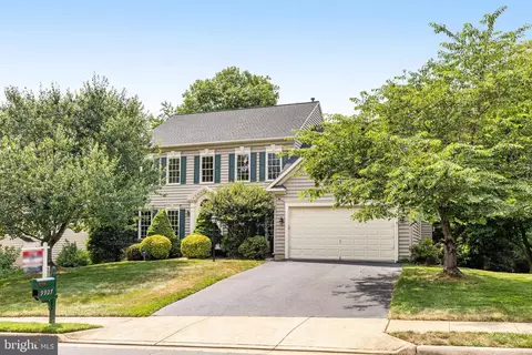 9927 Bagpipe Ct, Bristow, VA 20136