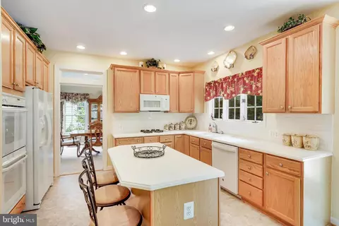 9927 Bagpipe Ct, Bristow, VA 20136 photo 22