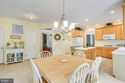 9927 Bagpipe Ct, Bristow, VA 20136 photo 17