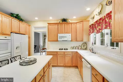9927 Bagpipe Ct, Bristow, VA 20136 photo 21