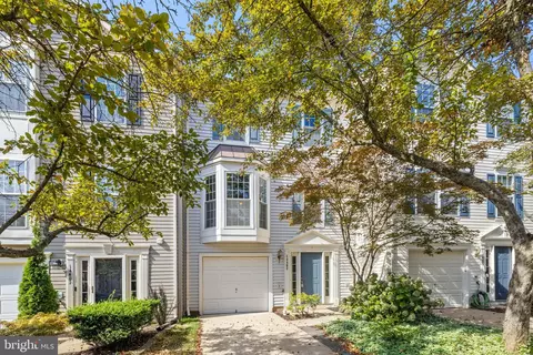 14403 Hulfish Way, Gainesville, VA 20155