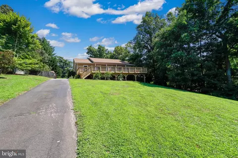 7828 Oak St, Manassas, VA 20111
