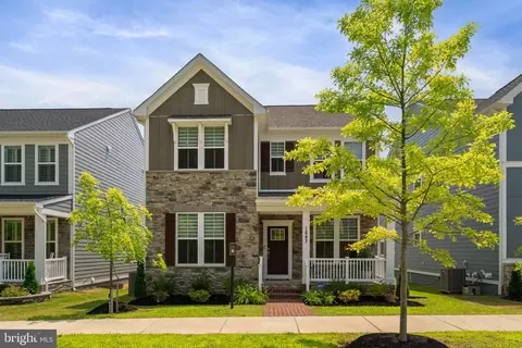 1843 Magnolia Fruit Dr, Dumfries, VA 22026