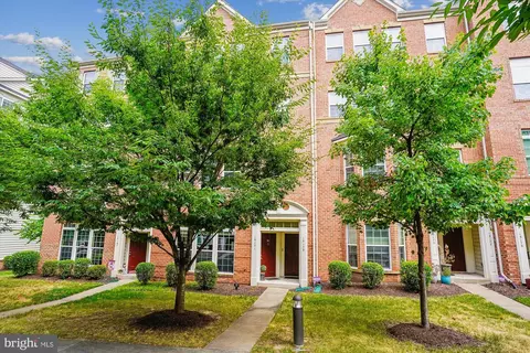 15171 Leicestershire St, Woodbridge, VA 22191