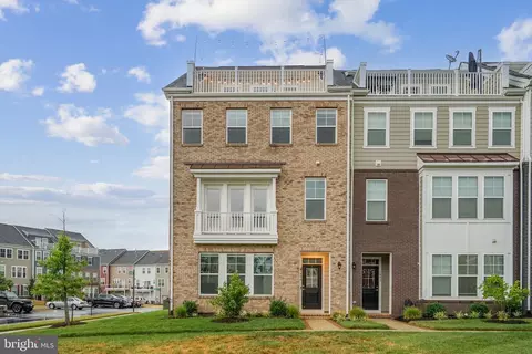 1494 Meadowlark Glen Rd, Dumfries, VA 22026