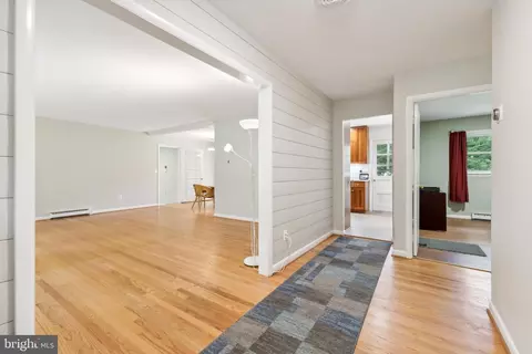 18313 Candice Dr, Triangle, VA 22172 photo 4