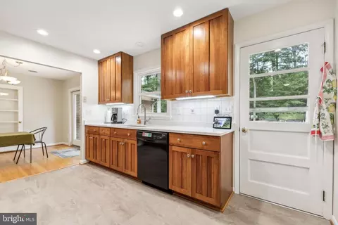 18313 Candice Dr, Triangle, VA 22172 photo 10