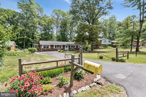 18313 Candice Dr, Triangle, VA 22172 photo 3