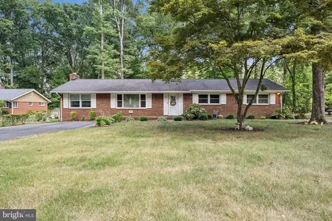 18313 Candice Dr, Triangle, VA 22172