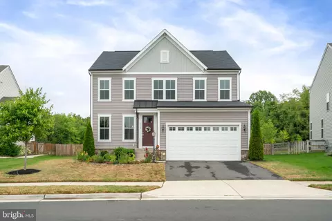 8134 Skystone Loop, Manassas Park, VA 20111