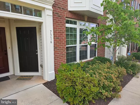 7316 Brunson Cir, Gainesville, VA 20155