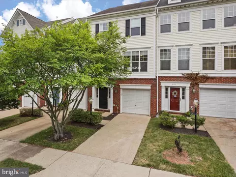 8131 Rainwater Cir, Manassas, VA 20111