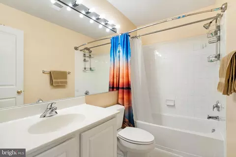 Bath - 9013 Ribbon Falls Loop, Bristow, VA 20136 photo 1 of 4