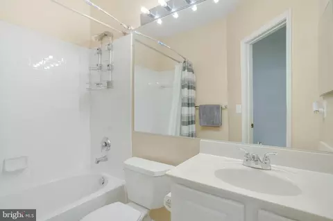 Bath - 9013 Ribbon Falls Loop, Bristow, VA 20136 photo 4 of 4