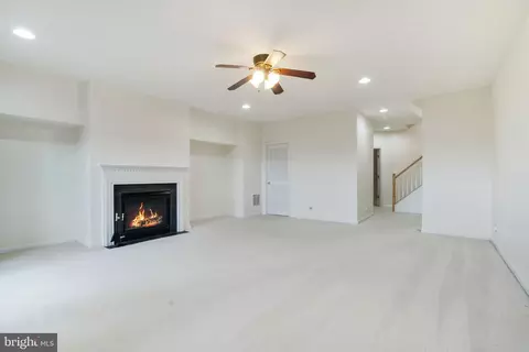 Living - 9013 Ribbon Falls Loop, Bristow, VA 20136 photo 2 of 4