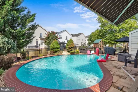 18166 Camdenhurst Dr, Gainesville, VA 20155