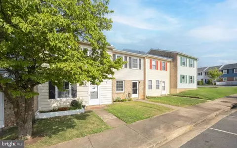 7621 Shelley Ln, Manassas, VA 20111