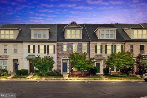 9306 Alvyn Lake Cir, Bristow, VA 20136