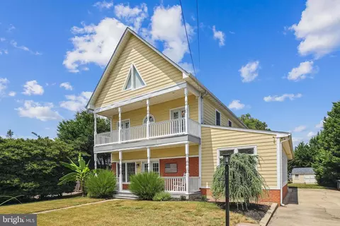 1106 Linden St, Woodbridge, VA 22191