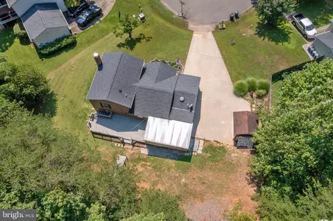 12525 Spring Dr, Manassas, VA 20112 photo 2