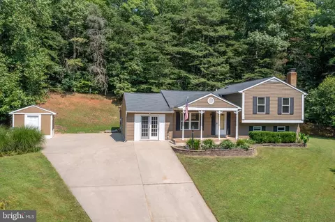 12525 Spring Dr, Manassas, VA 20112 photo 5