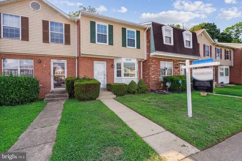 3549 Castle Hill Dr, Woodbridge, VA 22193