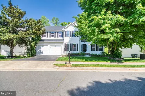 5235 Daybreak Ln, Woodbridge, VA 22193