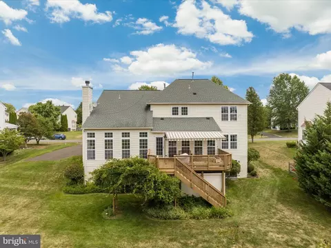 Exterior - 5422 Heredity Ln, Gainesville, VA 20155 photo 11 of 12