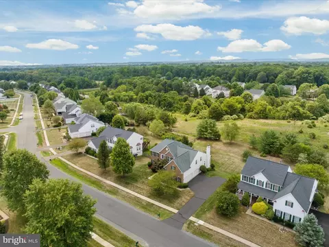 View/Area - 5422 Heredity Ln, Gainesville, VA 20155 photo 3 of 7