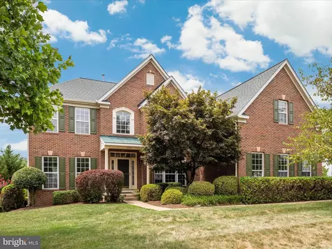 5422 Heredity Ln, Gainesville, VA 20155
