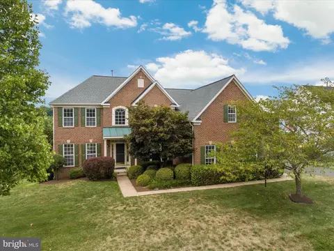 Exterior - 5422 Heredity Ln, Gainesville, VA 20155 photo 9 of 12