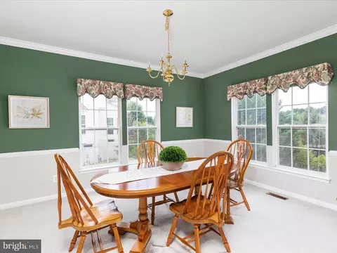 Dining - 5422 Heredity Ln, Gainesville, VA 20155 photo 2 of 4