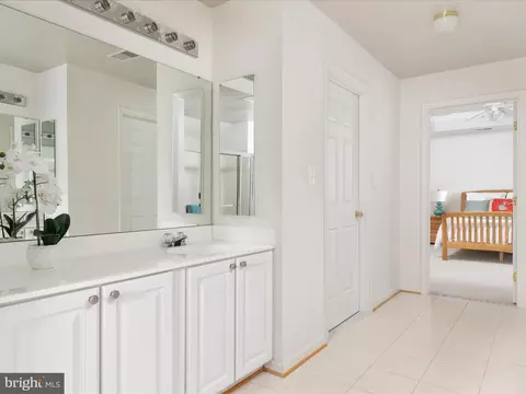 Entry Way - 5422 Heredity Ln, Gainesville, VA 20155 photo 5 of 8