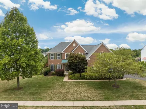 Exterior - 5422 Heredity Ln, Gainesville, VA 20155 photo 10 of 12