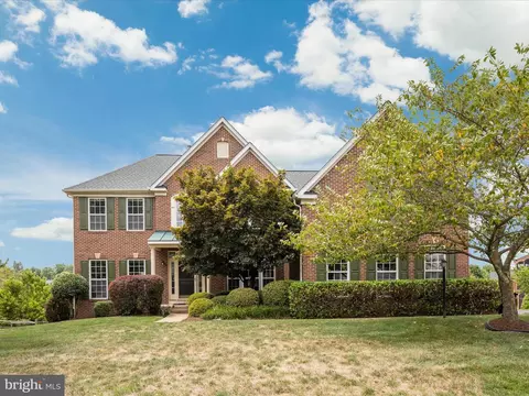 Exterior - 5422 Heredity Ln, Gainesville, VA 20155 photo 8 of 12