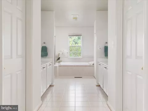 Entry Way - 5422 Heredity Ln, Gainesville, VA 20155 photo 6 of 8